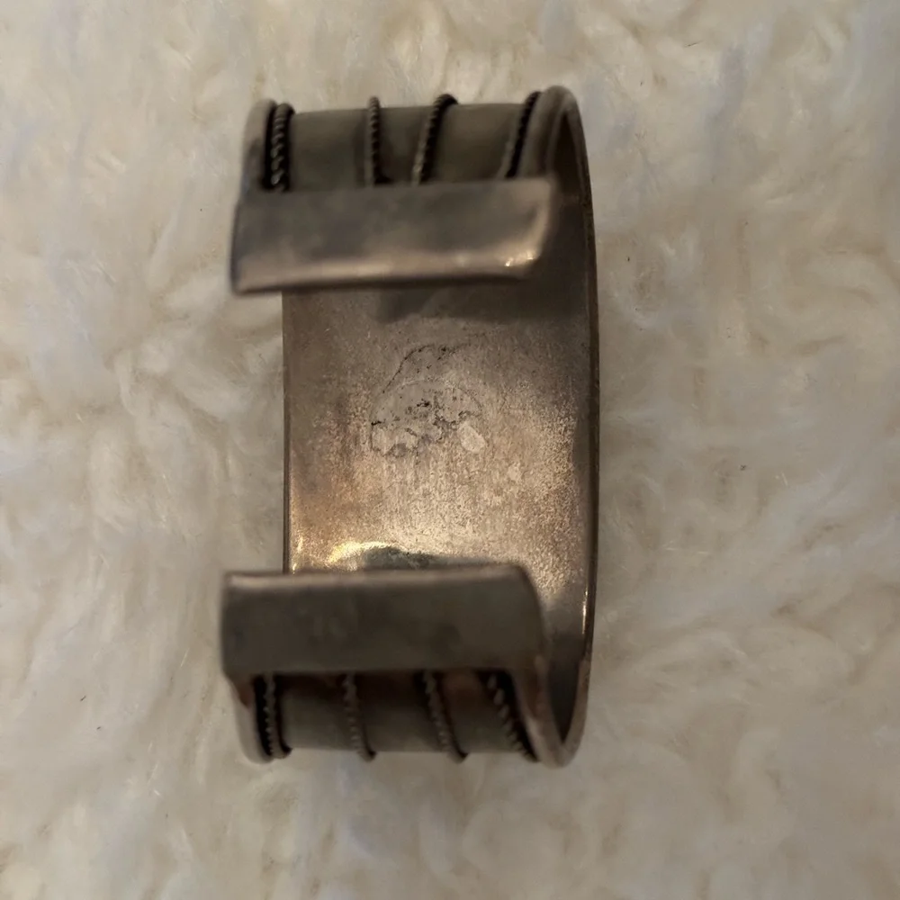 Vintage Cuff Bracelet with Pale Green Stone - Picture 4 of 4